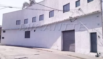 Comercial de 580m² em Água Fria