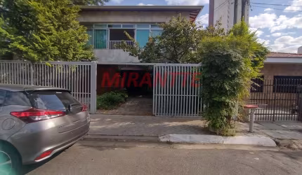 Sobrado de 225m² com 4 quartos em Santana