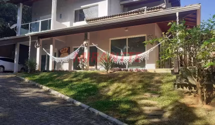 Sobrado de 304m² com 2 quartos em Roseira