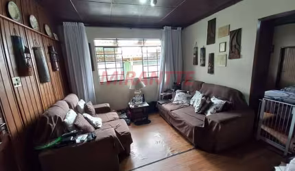 Casa terrea de 250m² com 3 quartos em Vila Mangalot