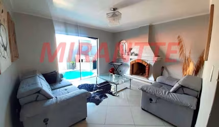 Sobrado de 259m² com 3 quartos em Jardim Guapíra