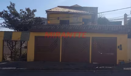 Sobrado de 264m² com 3 quartos em Vila Ré