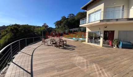 Sobrado de 380m² com 3 quartos em Serra Da Cantareira