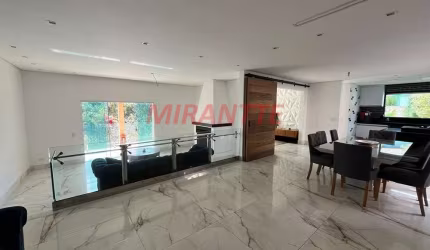 Sobrado de 500m² com 4 quartos em Serra Da Cantareira