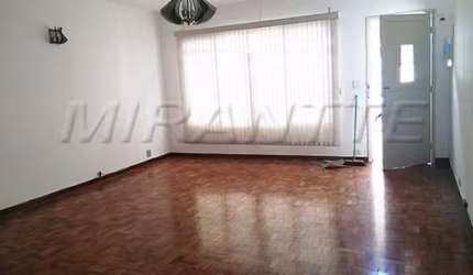 Sobrado de 156m² com 3 quartos em Santa Terezinha