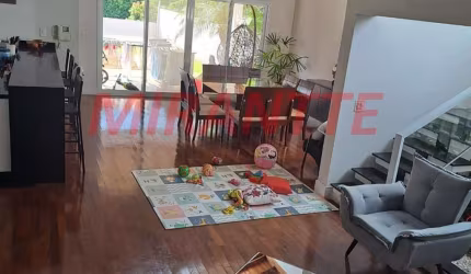 Sobrado de 313m² com 3 quartos em Centro - Mairiporã