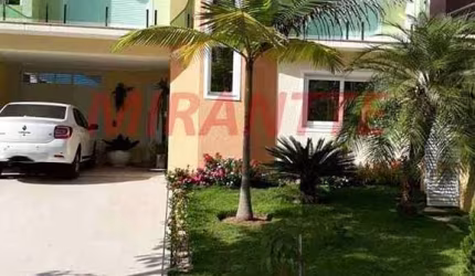 Sobrado de 280m² com 4 quartos em Nova Jandira