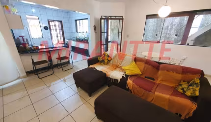 Sobrado de 212m² com 3 quartos em Serra Da Cantareira