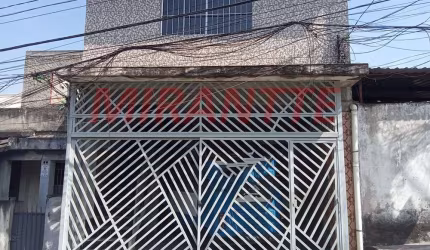 Sobrado de 195m² com 3 quartos em Vila Pita