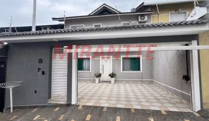 Sobrado de 123m² com 3 quartos em Vila Nivi