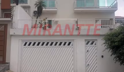 Sobrado de 179m² com 4 quartos em Santa Terezinha