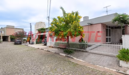 Sobrado de 367m² com 7 quartos em Santana