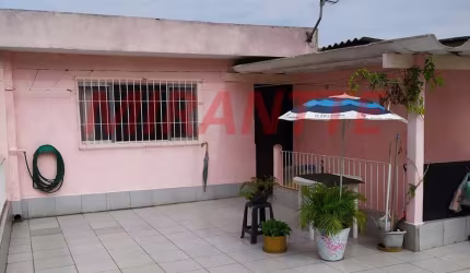 Sobrado de 210m² com 6 quartos em Parque Peruche