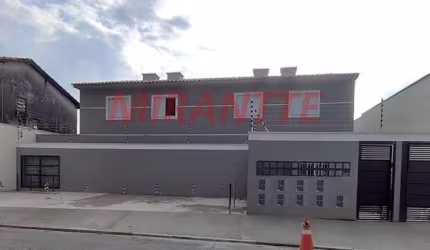 Cond. fechado de 68m² com 2 quartos em Vila Nivi