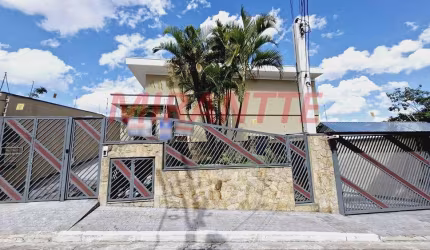 Cond. fechado de 188m² com 3 quartos em Vila Gustavo