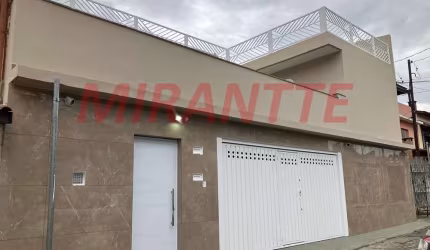 Sobrado de 183m² com 4 quartos em Santa Teresinha