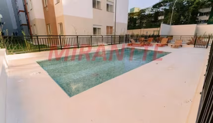 Apartamento de 42m² com 2 quartos em Canindé