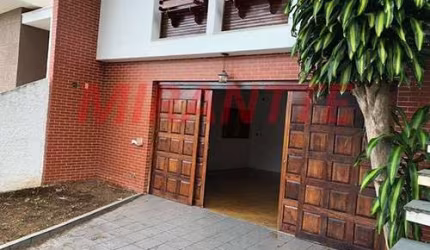 Sobrado de 172m² com 2 quartos em Horto Florestal