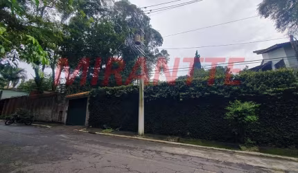 Sobrado de 290m² com 2 quartos em Horto Florestal