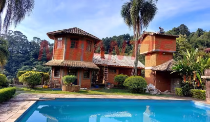Sobrado de 272m² com 3 quartos em Rancho Grande
