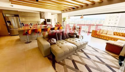 Apartamento de 140m² com 3 quartos em Santa Teresinha