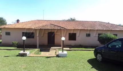 Chácara de 300m² com 5 quartos em CAMPO DE BOITUVA