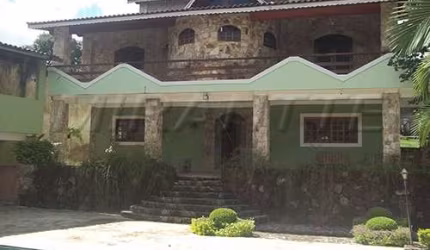 Chácara de 1327m² com 6 quartos em Jardim Cristin Alice