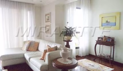 Apartamento de 224m² com 4 quartos em Vila Galvão