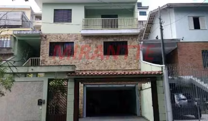 Sobrado de 315m² com 4 quartos em Jardim Guapíra