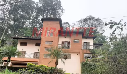 Sobrado de 560m² com 5 quartos em Jardim Ibiratiba
