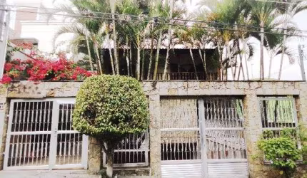 Sobrado de 454m² com 4 quartos em Tremembe