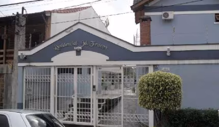 Cond. fechado de 218m² com 3 quartos em Jardim França