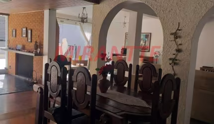 Sobrado de 500m² com 5 quartos em Jardim Bibi
