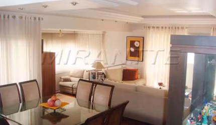 Apartamento de 190m² com 4 quartos em Água Fria