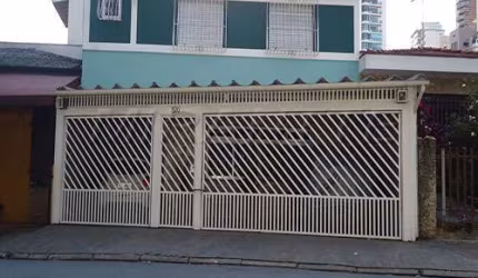 Sobrado de 230m² com 3 quartos em Água Fria