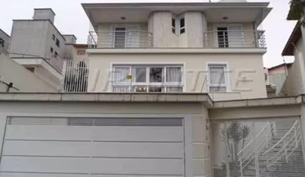 Sobrado de 535m² com 5 quartos em Tremembe