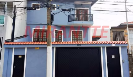 Sobrado de 270m² com 4 quartos em Vila Nivi
