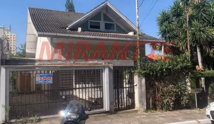 Sobrado de 300m² com 7 quartos em Tremembe