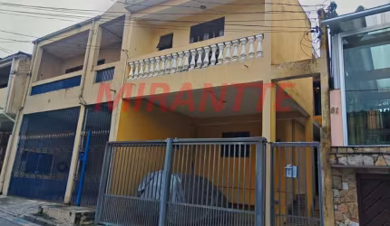 Sobrado de 250m² com 4 quartos em Jardim Tremembé
