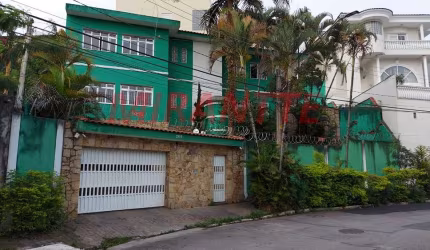 Sobrado de 294m² com 6 quartos em Jardim Guapíra