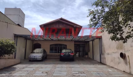 Sobrado de 300m² com 4 quartos em Tremembe