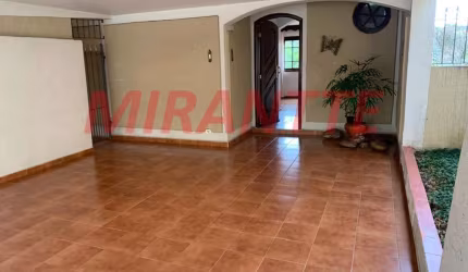 Sobrado de 136m² com 3 quartos em Tremembe