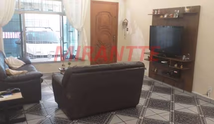 Sobrado de 191m² com 2 quartos em Água Fria