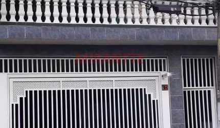 Sobrado de 266m² com 4 quartos em Vila Amalia
