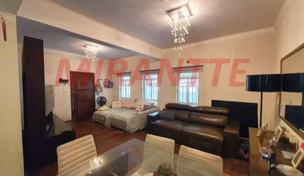 Sobrado de 230m² com 3 quartos em Água Fria