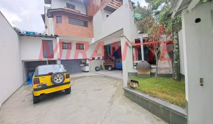 Sobrado de 330m² com 3 quartos em Parada Inglesa
