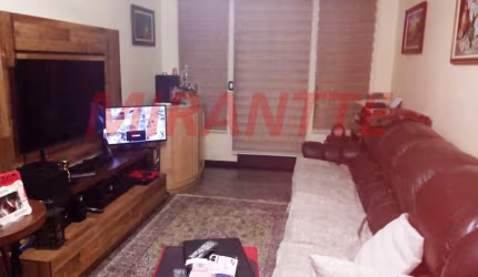 Sobrado de 160m² com 4 quartos em Água Fria