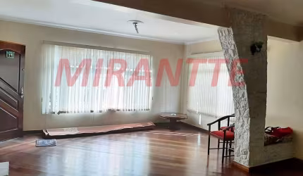 Sobrado de 270m² com 4 quartos em Vila Paiva