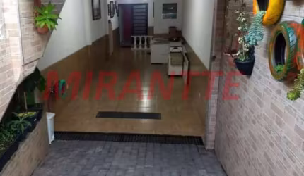 Sobrado de 130m² com 2 quartos em Pedra Branca