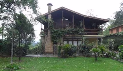 Sobrado com 5 quartos em Serra Da Cantareira